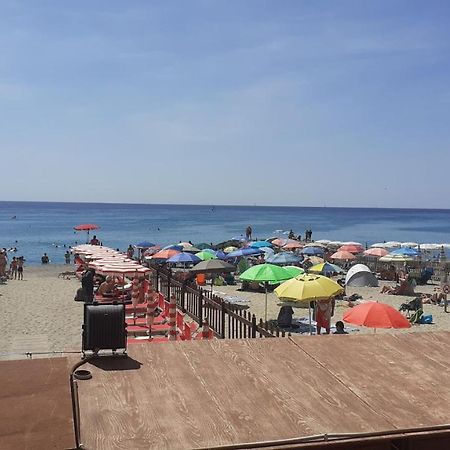 Ferienwohnung La Casa Di Pepe Pietra Ligure Exterior foto